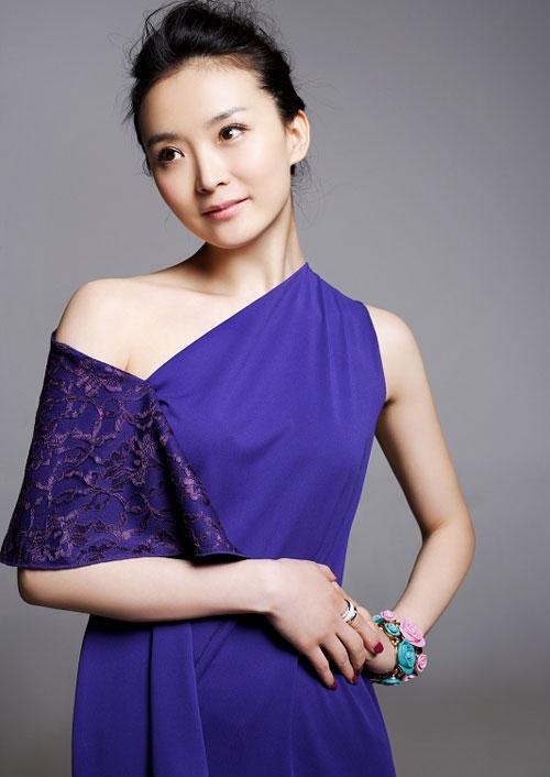 記得「晴格格」嗎！22歲嫁豪門淪繼母，被9歲兒子打臉，如今43歲近照曝光變「大媽」！