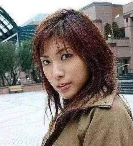 看了「林志穎老婆」的素顏照後，網友終於明白！難怪他都不曬老婆只曬兒！