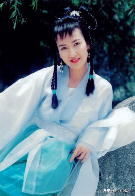 當年被小三逼宮流產終生不孕，復出後爆紅，如今和養女歲月靜好！