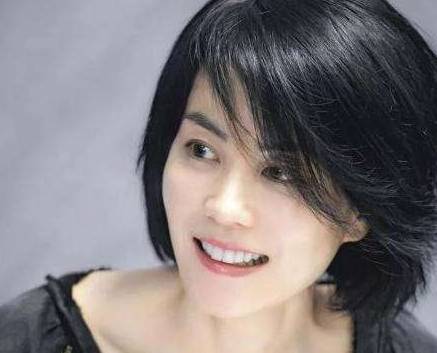 李亞鵬戀情曝光後遭王菲不滿，新女友的四字回復讓王菲沉默？