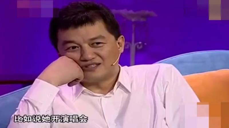 李亞鵬戀情曝光後遭王菲不滿，新女友的四字回復讓王菲沉默？