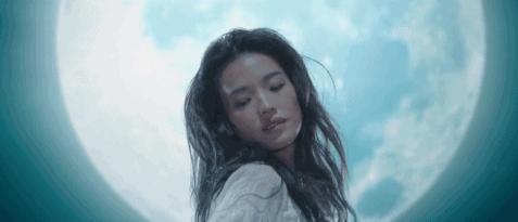 舒淇曾說「白髮越多，智慧躍進」　不在意雀斑大方曬素顏照「每個看起來都可愛」