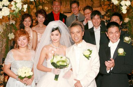 她19歲成港姐，與天王相戀13年才修成正果，被老公一寵就是26年！