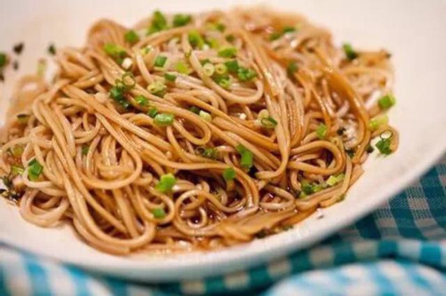 家常麵條這樣做，吃了一碗又一碗，小孩子也根本停不下來！