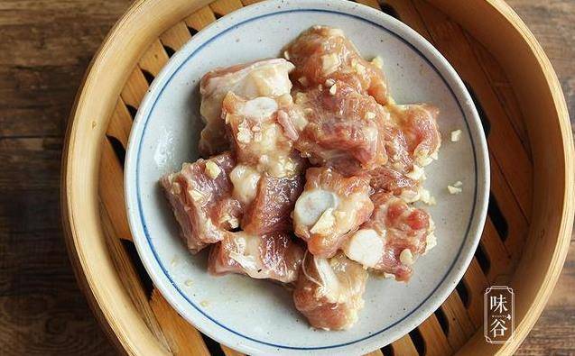 廣東老師傅教你【粵式蒸排骨】最正宗做法，簡單幾步，肉質嫩滑，在家就能做