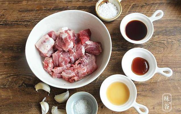 廣東老師傅教你【粵式蒸排骨】最正宗做法，簡單幾步，肉質嫩滑，在家就能做