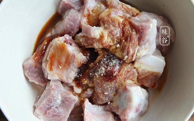 廣東老師傅教你【粵式蒸排骨】最正宗做法，簡單幾步，肉質嫩滑，在家就能做
