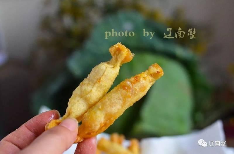 餛飩皮買多了，做成這個，上桌被孩子們搶了!!