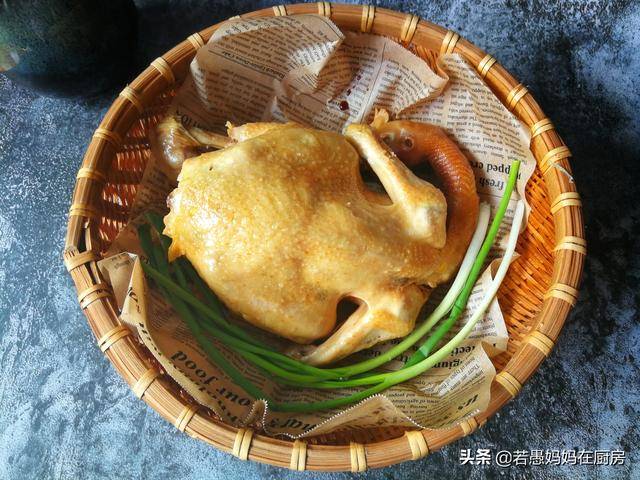 教你用電飯鍋做手撕雞，不加水不加油，簡單易學，好吃到舔手指