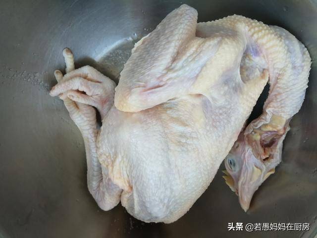 教你用電飯鍋做手撕雞，不加水不加油，簡單易學，好吃到舔手指