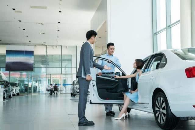 買車時不能說這4句話，否則銷售就「吃定你」了！