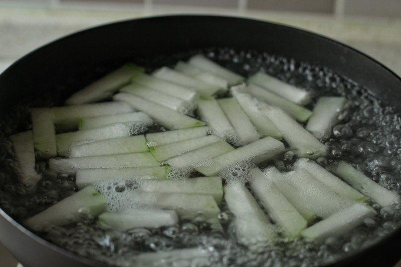 本身不含脂肪，熱量也不高，清熱消脂又飽腹，好吃還能輕鬆掉肉