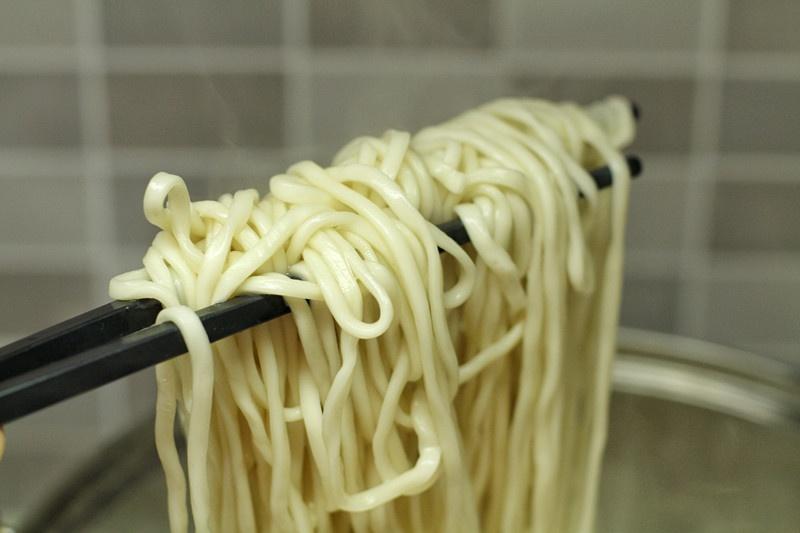 我家晚餐簡單卻不隨意，一人一大碗，葷素搭配好吃又營養