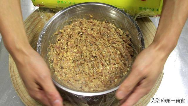 餃子餡如何調製味最好？廚師長分享香菇大肉餡做法，步驟詳細
