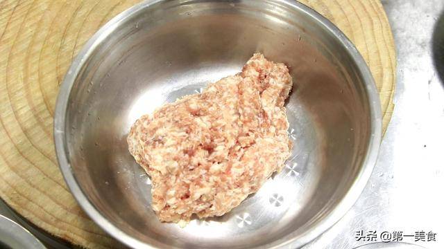 餃子餡如何調製味最好？廚師長分享香菇大肉餡做法，步驟詳細