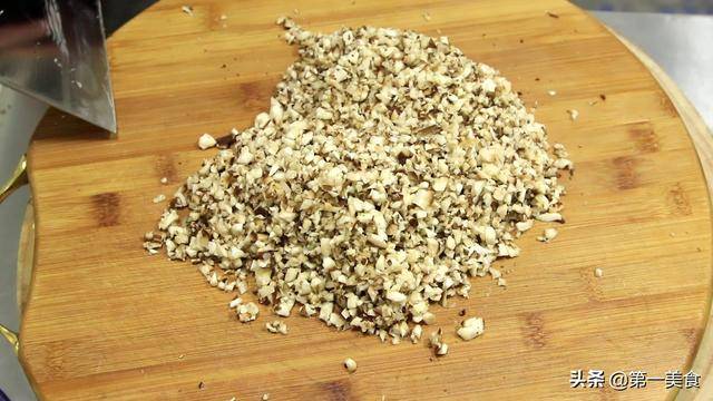 餃子餡如何調製味最好？廚師長分享香菇大肉餡做法，步驟詳細