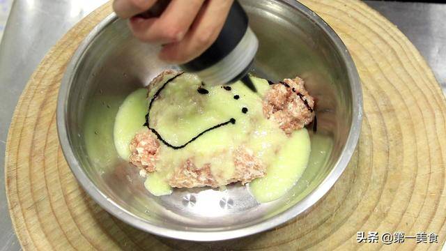 餃子餡如何調製味最好？廚師長分享香菇大肉餡做法，步驟詳細