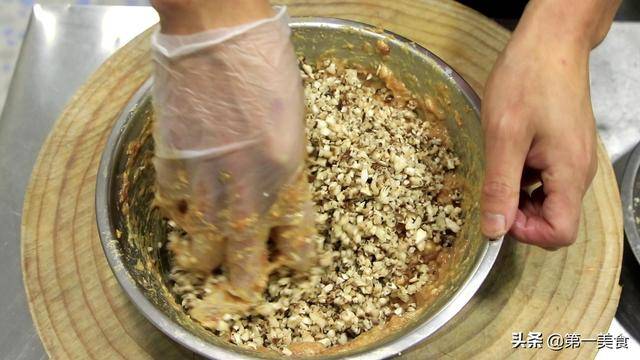 餃子餡如何調製味最好？廚師長分享香菇大肉餡做法，步驟詳細