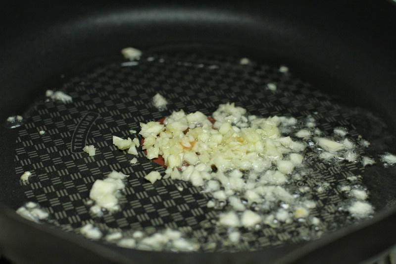 茄子和它搭檔完美一對，實惠簡單的下飯菜，不放肉也好吃 