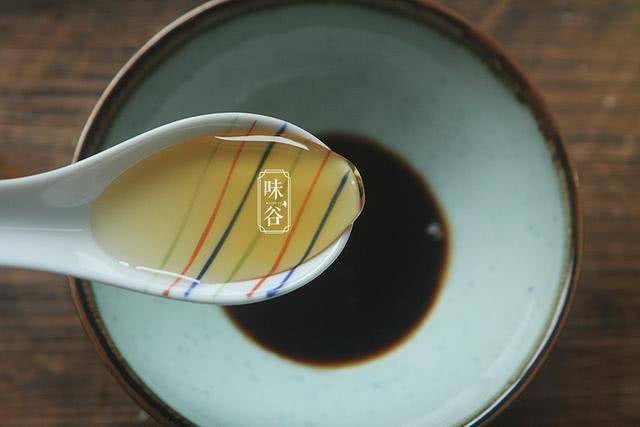 雞腿這樣做才好吃，醬汁濃郁，兒子隔幾天就要吃一 次，連汁都不剩！