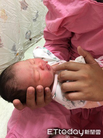 愛犬投胎轉世 成為主人的女兒