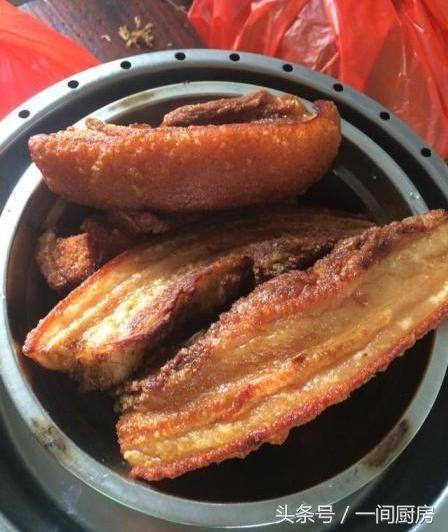 豬肉別再燒炒燉了！教你1 個新吃法，做法簡單，愛吃肉的可以大飽口福了！