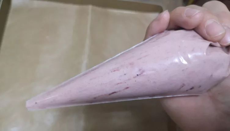 一個小技巧讓蛋糕卷更特別，這款奶油卷一定要學了！ 