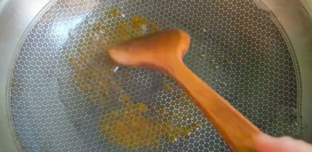 做紅燒肉有竅門，這樣做出來的味道正宗，肥而不膩，快來學學吧