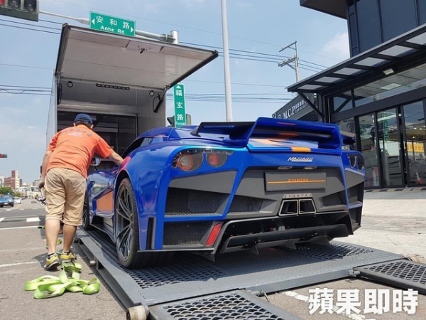 坐擁上億超跑！22歲少東「吸金20億元跑了」　同學揭發「明明是低收入戶」媽媽被牽連