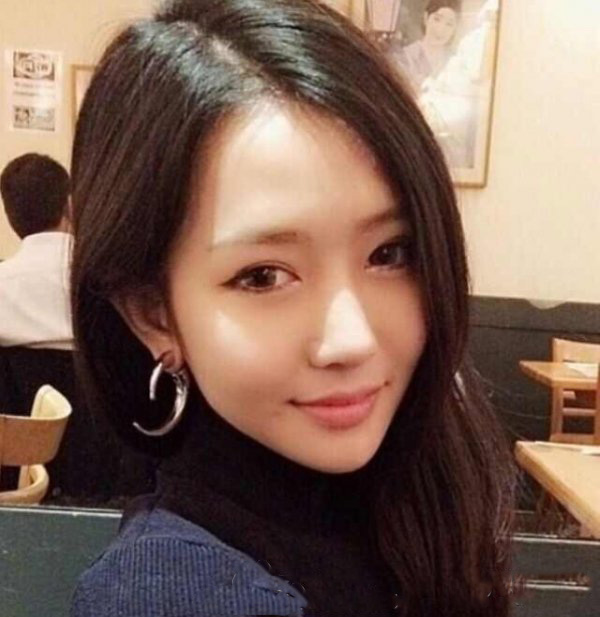 他意外撿到「超級正妹學生證」，沒想到當本人來領取時，真的讓人傻眼了！