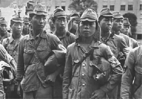 為何二戰時日本兵要戴著「尿布」而不是戴鋼盔呢？看完只能說「日本」真的很變態！