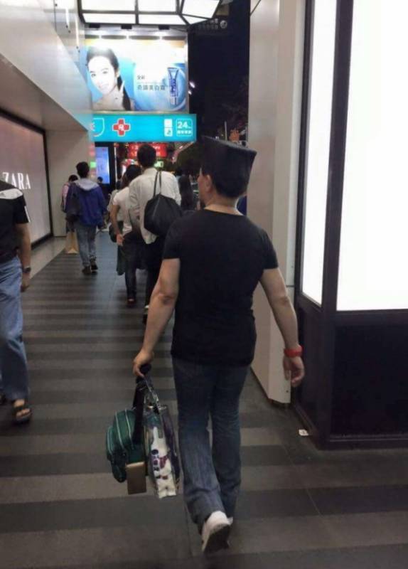 北捷驚現「直角方塊頭」！背後藏「心酸原因」…專業髮型師：「12級風也吹不動！」