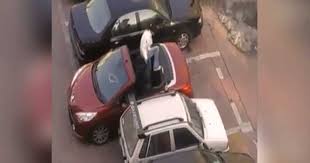 停車位被「腦殘車主霸佔10幾天」！他想出「超完美神報復」狠狠教訓對方，結局太爽了！