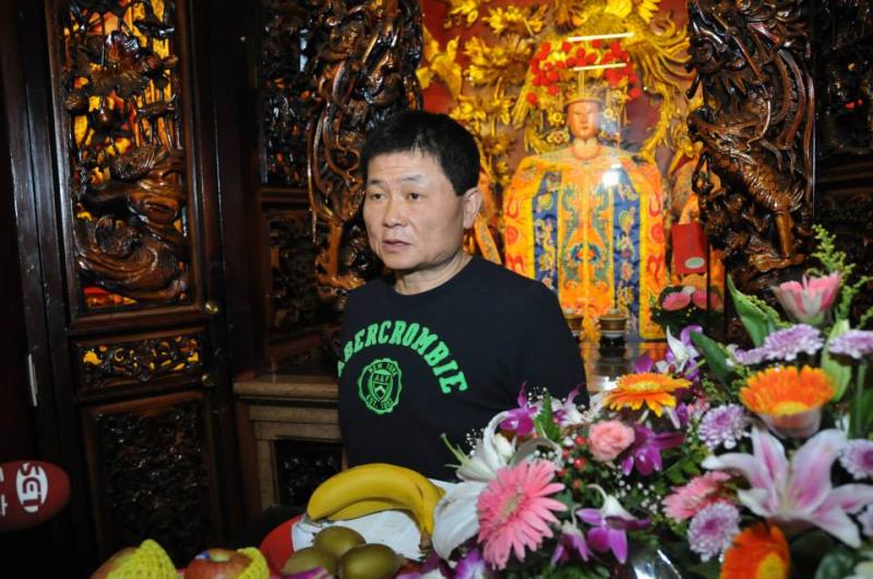 腳痛到需要開刀！顏清標親身經歷神蹟，憑著「大甲媽令符」走完遶境全程！