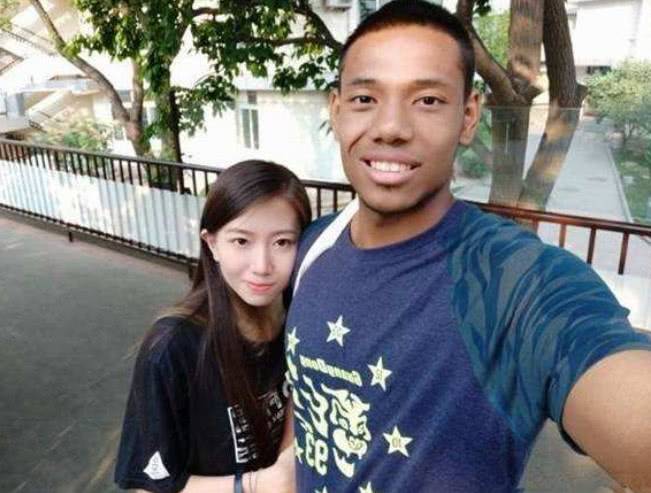 女大學生和黑人男朋友交往一個月, 醫院一檢查, 女子瞬間崩潰!
