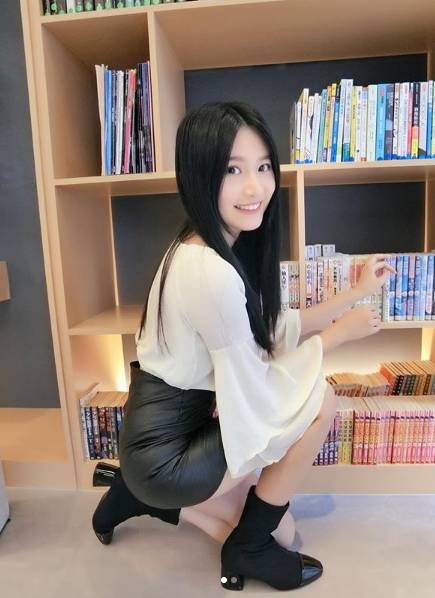21歲甜美護士累到打瞌睡 網暴動：揪團看診