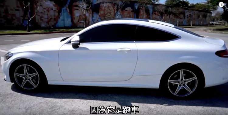 當Youtuber有多賺？開五年就換新「夢幻雙門跑車」解婕翎一秒刷下去…感謝乾爹支持