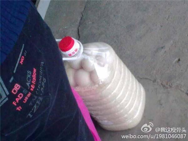 雞蛋是怎麼裝到油桶里去的？太有智慧了，不得不服！
