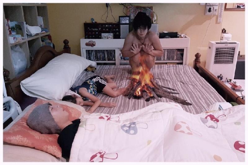 帥爸爸「為喚醒癱兒」每天用盡全力搞怪扮醜！有一天「兒子的奇蹟反應」讓他感動流涕