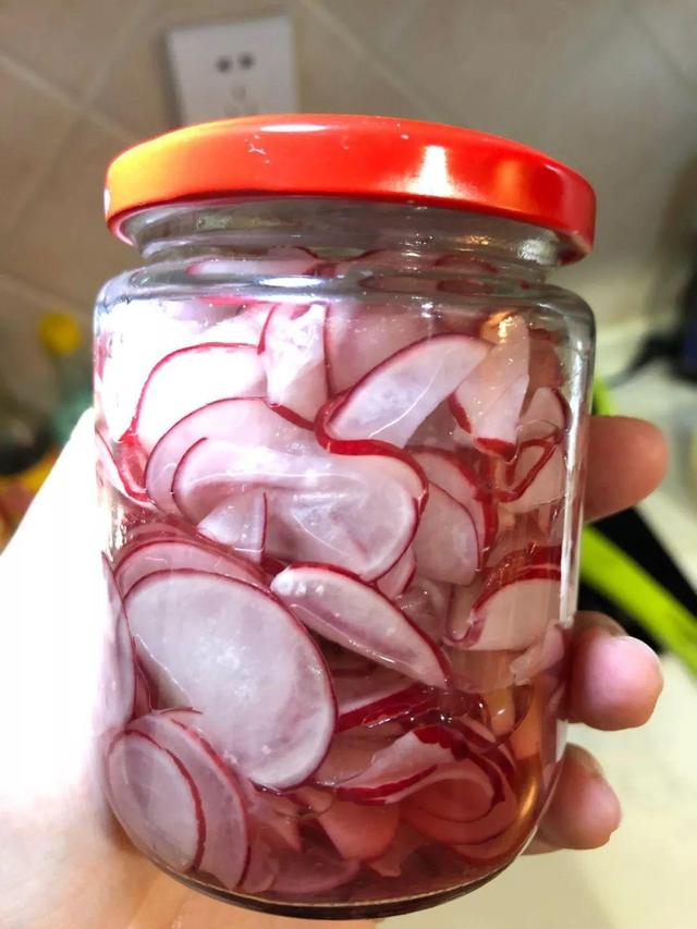 奶奶在陽台種盆它，2天冒芽，30天收穫一籃子小蘿蔔！