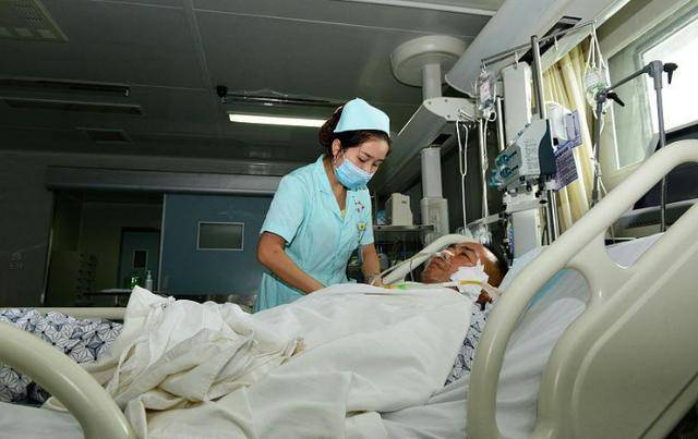 胡先生今年47歲，尿酸560，並發「腎衰竭」離世，醫生提醒：早起有3個現象，小心病發"腎臟疾病"，千萬別忽視
