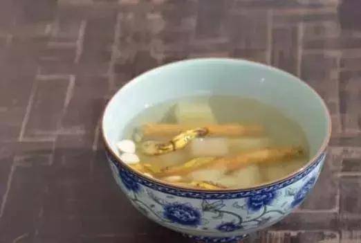 這的55歲女子患癌後，每天都吃這個，之後去醫院複查，癌細胞居然越變越少，讓人感覺十分神奇。