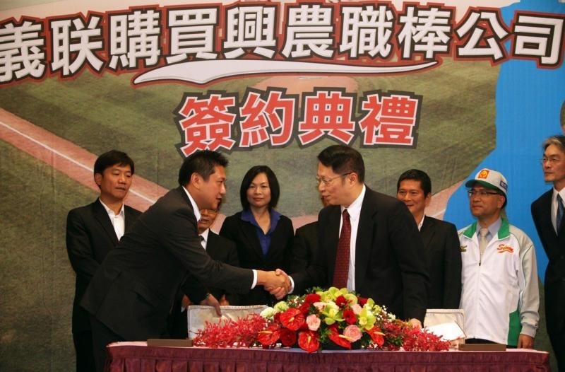 中職23年／為了8萬元 獅、象「演」救援王鬧劇