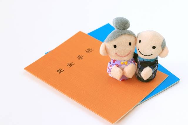 精明搞懂「勞保」和「勞退」新舊制，退休一族可「2選1」，或有2筆錢可以領！
