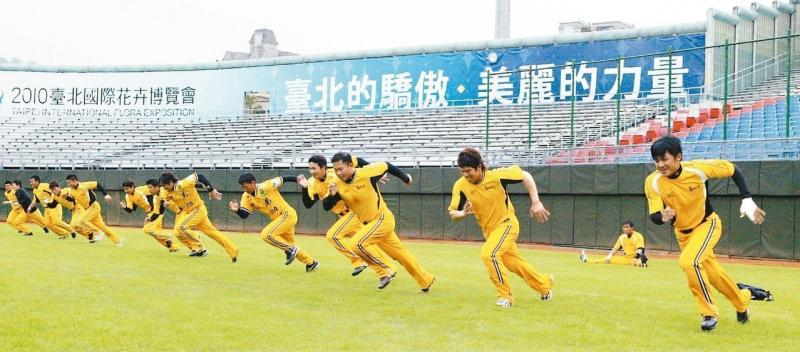 中職21年／假球案帶走半支兄弟 象雜牌軍奪冠
