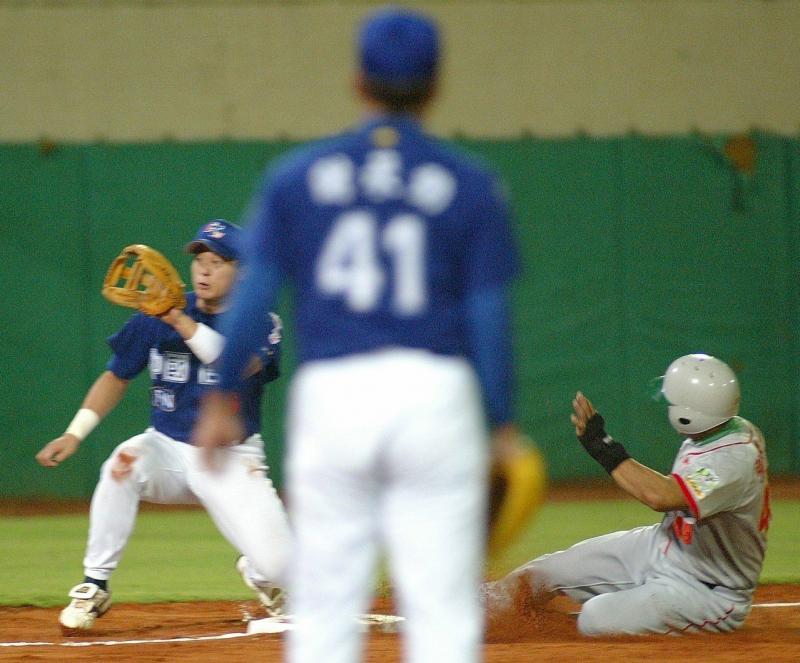 中職14年／兩聯盟合併 象三連霸黃潮彭政閔難忘