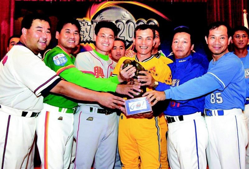 中職14年／兩聯盟合併 象三連霸黃潮彭政閔難忘