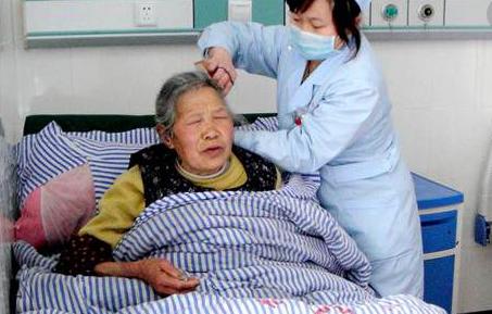 婆婆生病想吃湯圓，聽到婆婆在病房裡說的話，我把湯圓扔進垃圾桶
