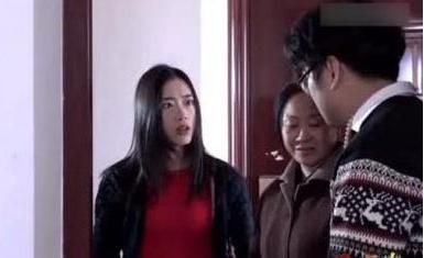 婆婆說買房只寫男友名字，女孩同意，如今他們一家人反過來求她