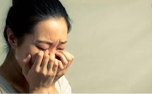 分手一年，給前男友發了句「我很想你」，他的回覆讓我扇自己耳光